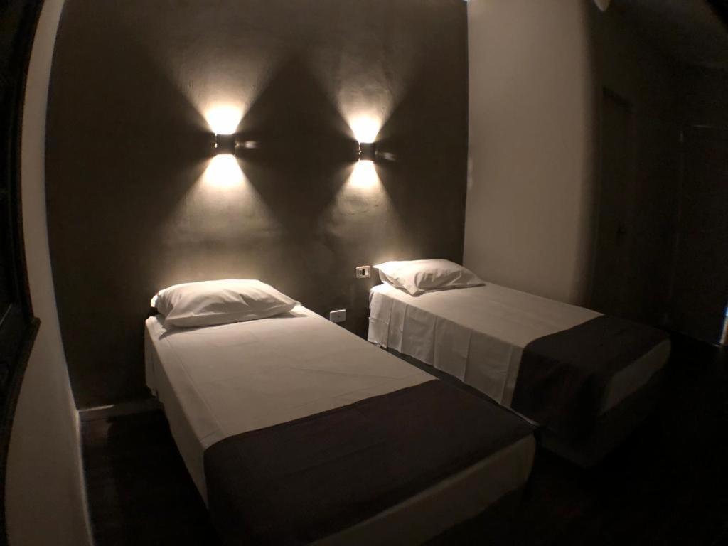Hotel Caravelas เซาเปาโล ภายนอก รูปภาพ